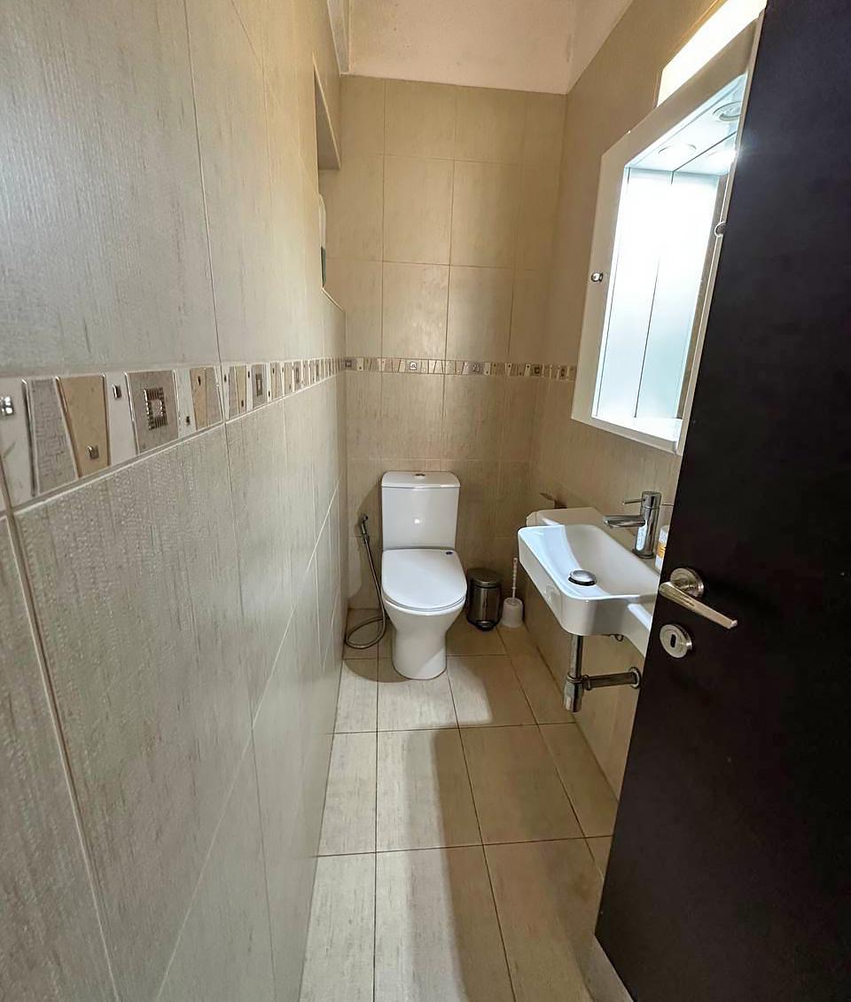 https://cache.vooxee.com/adverts/01/17/0117r5gvvpw2y5k7ovafoglv.jpg