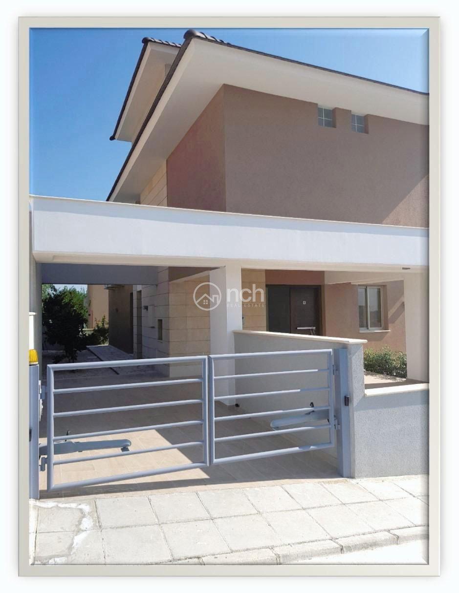 https://cache.vooxee.com/adverts/01/gz/01gzg23og4ygjzoiw1fa1ses.jpg