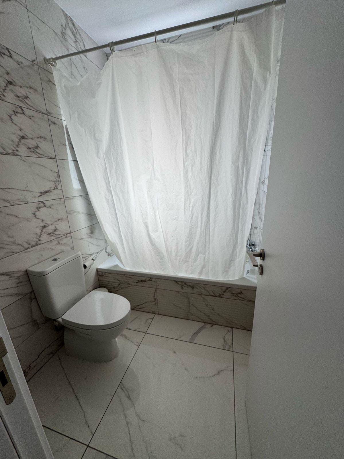https://cache.vooxee.com/adverts/01/hl/01hl3s24059xh7hu4d82z7sm.jpg