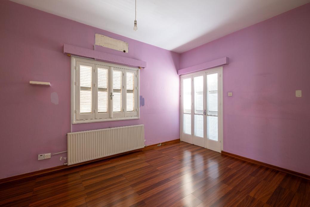 https://cache.vooxee.com/adverts/01/qp/01qp22nor35krzv9sizuausj.jpg