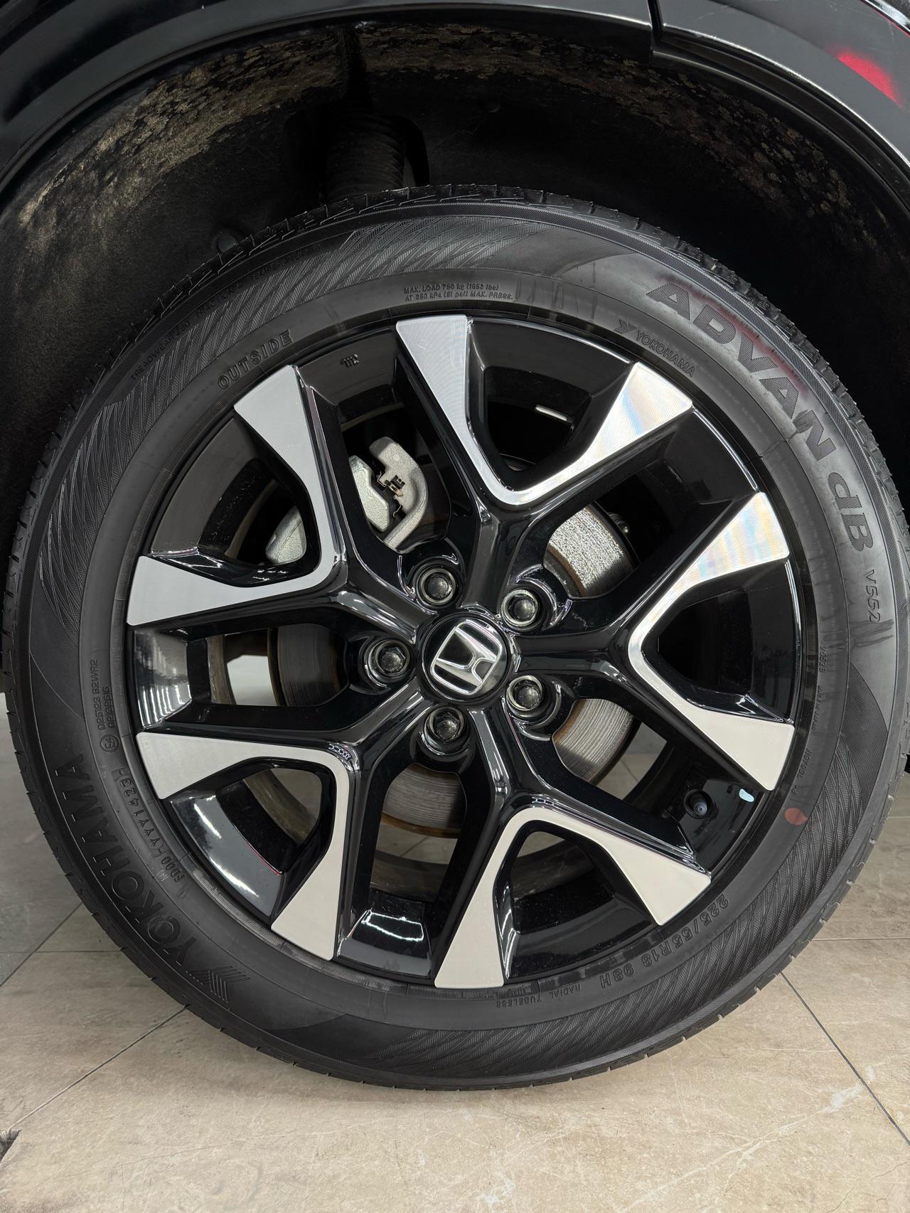 https://cache.vooxee.com/adverts/01/ua/01uafjnpmhvhy689vnsqrwbj.jpg