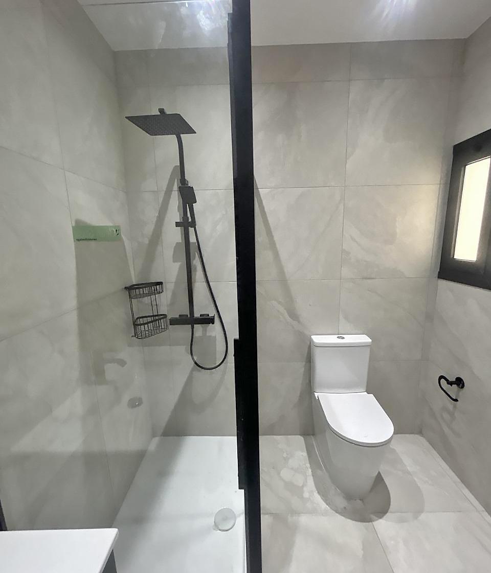 https://cache.vooxee.com/adverts/01/yu/01yurago8uzoa56ffvg257lb.jpg