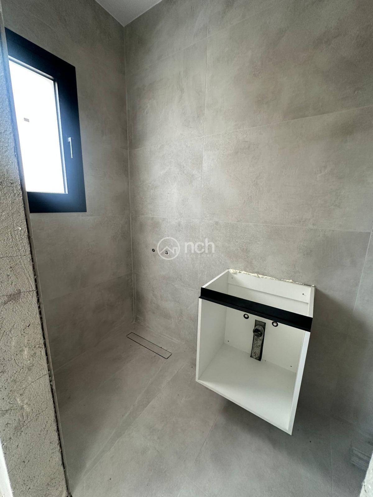 https://cache.vooxee.com/adverts/01/sp/01spi550z5f738trwpmtiy24.jpg